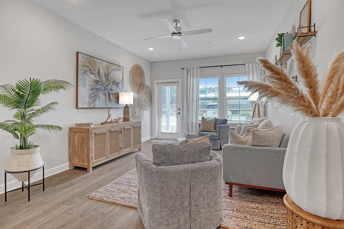 Palm Breeze Apartments